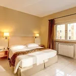 Gonfalone 6 4* Rome
