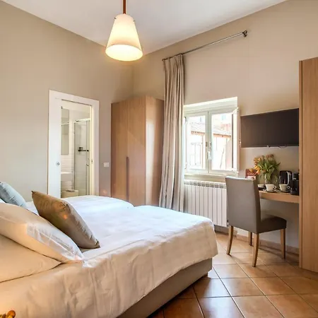 לינה וארוחת בוקר Gonfalone 6 4*