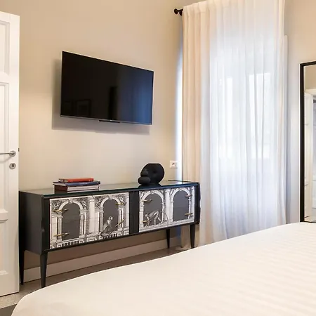 Gonfalone 6 Bed and breakfast 4*