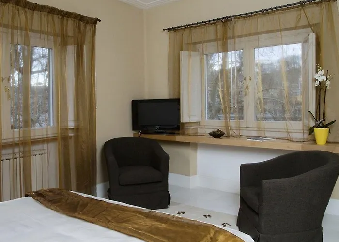 Gonfalone 6 Bed and breakfast 4*