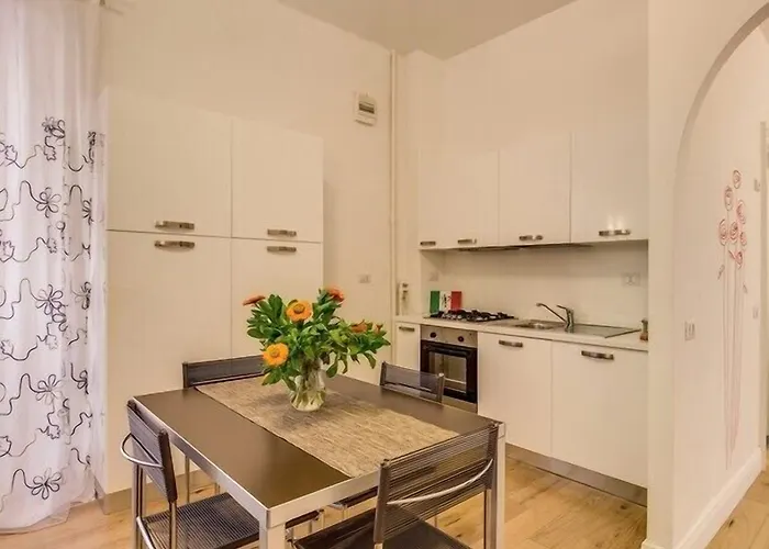 Gonfalone 6 Bed and breakfast 4*